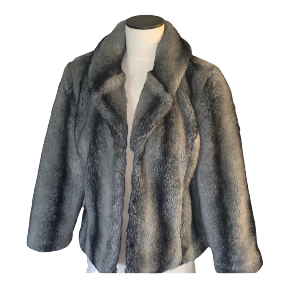Tinley road Faux fur coat size small